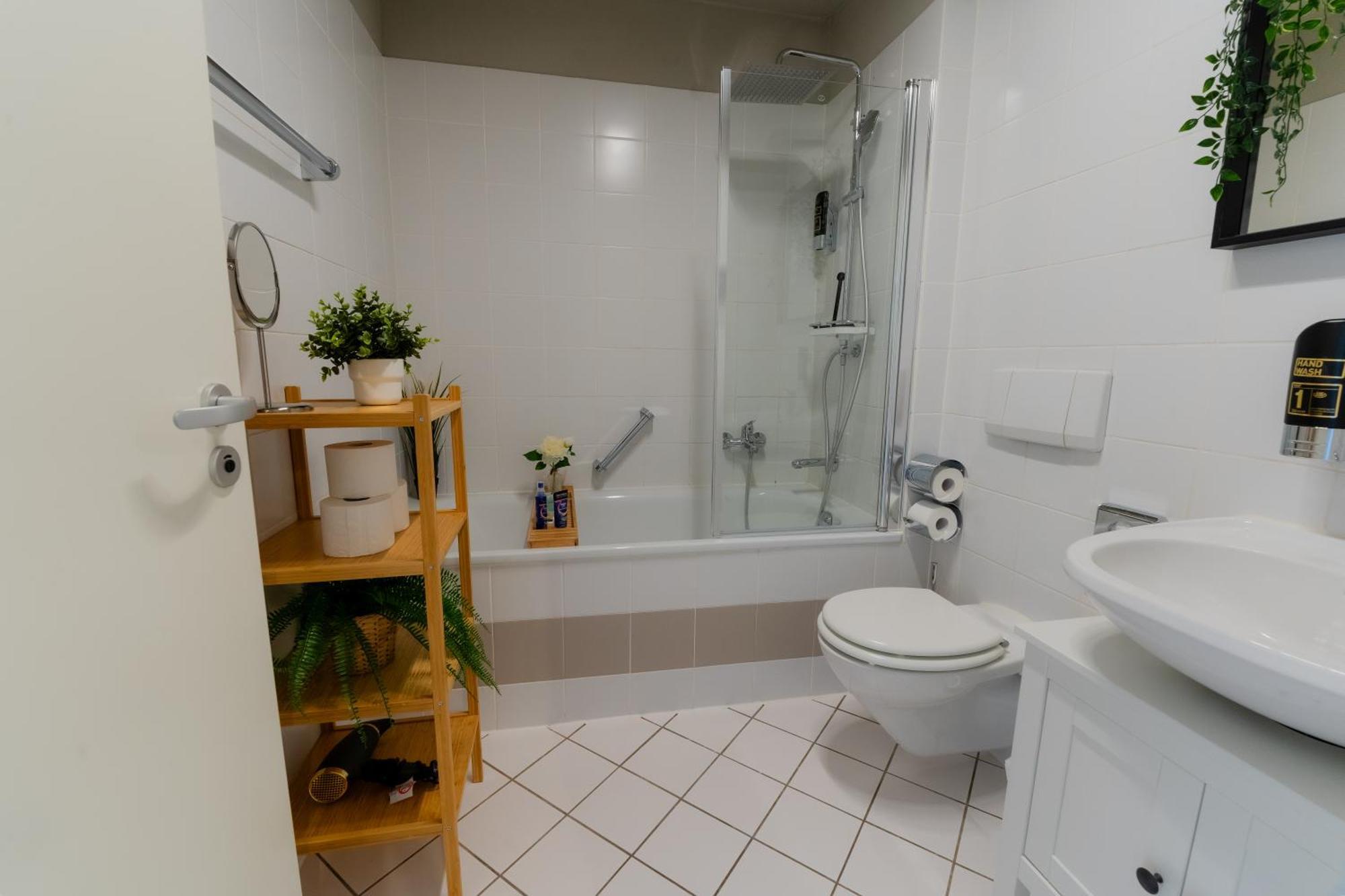 Deluxe Apartment I Klimaanlage I Tiefgarage I Balkon I Wlan มัคเดอบวร์ก ภายนอก รูปภาพ